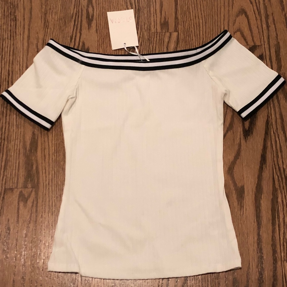 White off the shoulder storia top